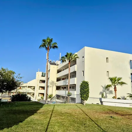 Arenas Negras Malaga * 圣地亚哥港